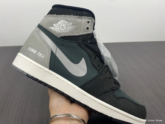 1st Kicks Retro Element 1 High Gore-Tex Particle Black DB2889-001 Grey Jordan 0704